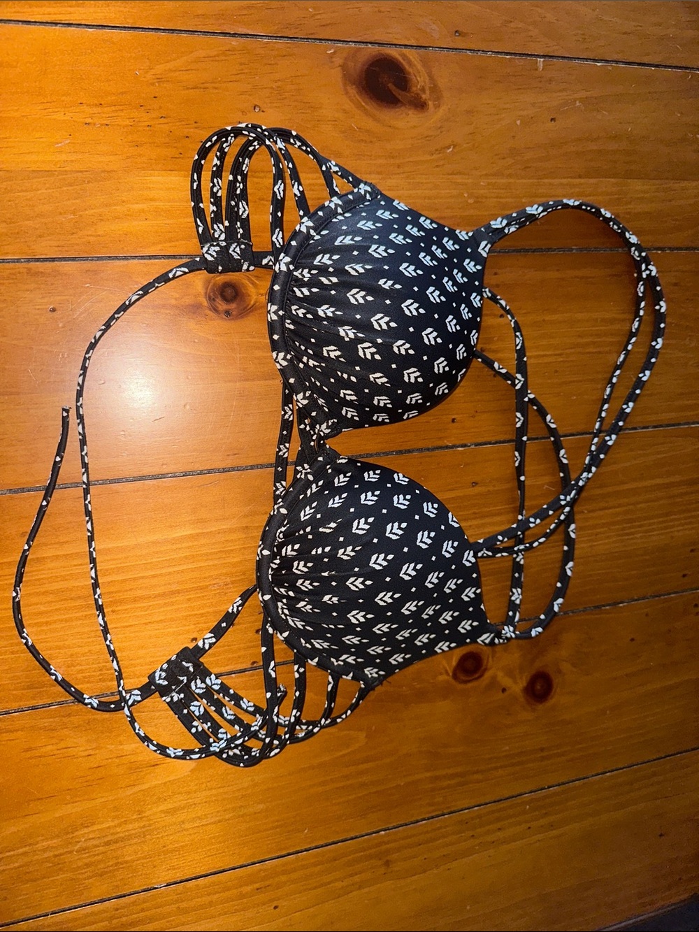 Shade & Shore Black and White Strappy Patterned Bikini Top